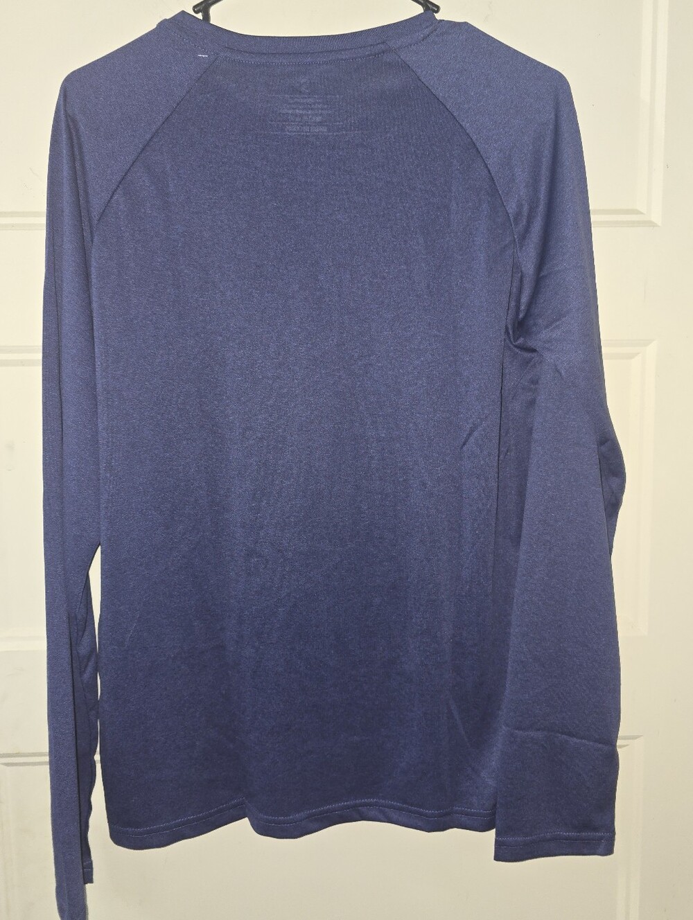 Anawooka Dry Fit Long Sleeve Tee Shirt NWT SMALL - Picture 2 of 4